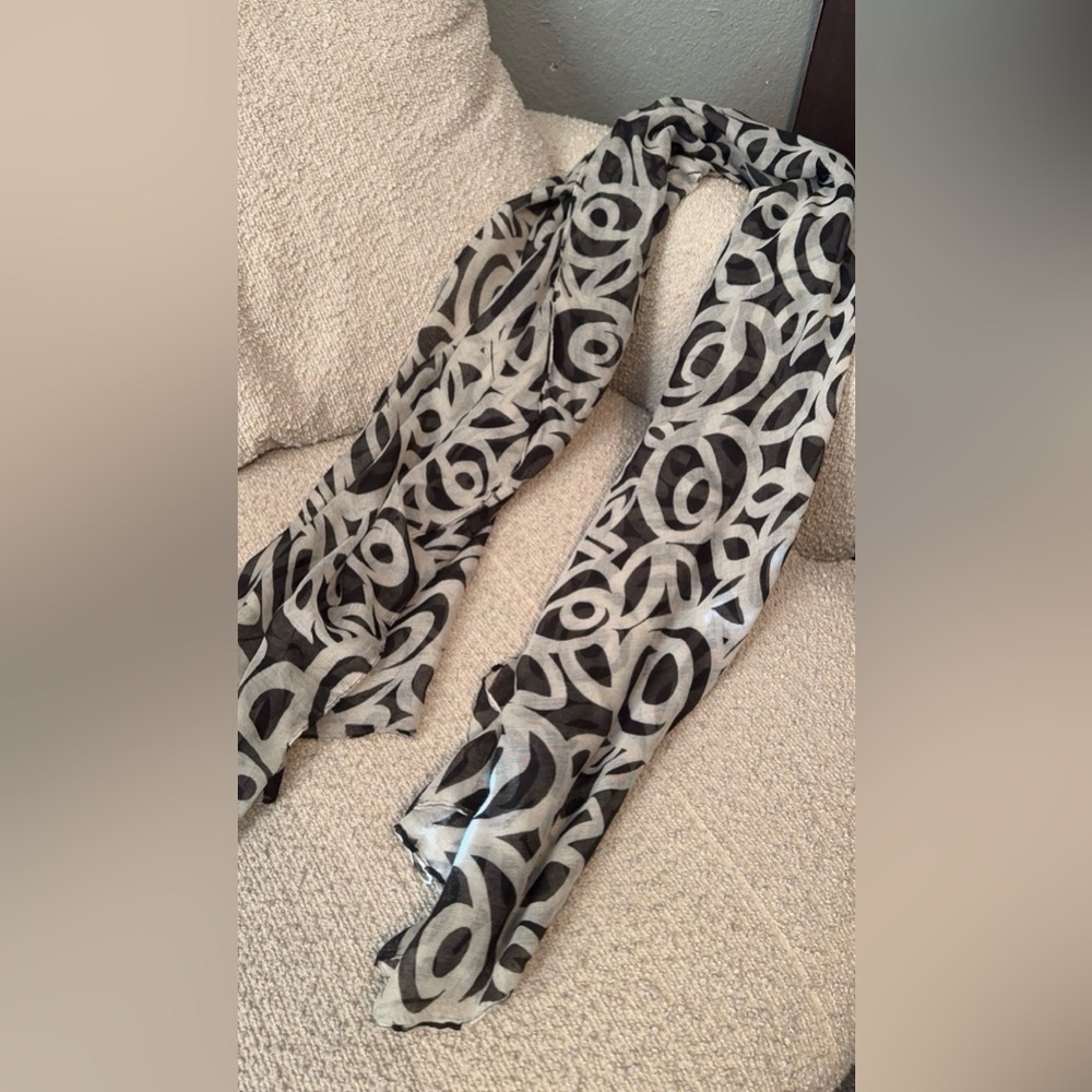 Woman’s Scarf